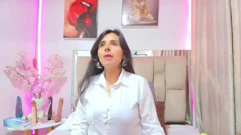 _marcela__ online show from 05/15/26, 12:12