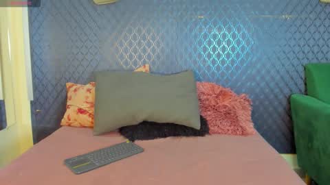 Snapshot of _maria_foxx_ chatting on 11/20/25, 06:18 Maria online show from 11/20/25, 06:18