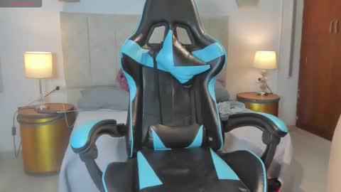 Snapshot of _maria_foxx_ chatting on 12/04/25, 10:07 Maria online show from 12/04/25, 10:07