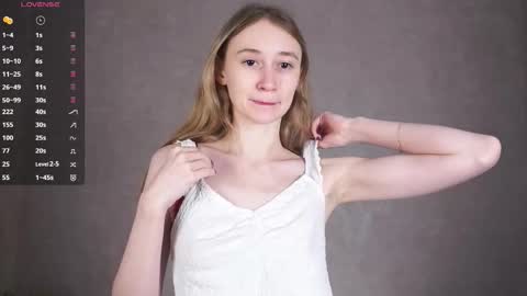 Snapshot of _marvelous_time_ chatting on 09/15/25, 02:22 Gwen online show from 09/15/25, 02:22