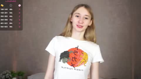 Snapshot of _marvelous_time_ chatting on 09/24/25, 04:05 Gwen online show from 09/24/25, 04:05