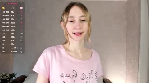 Snapshot of _marvelous_time_ chatting on 10/25/25, 02:41 Gwen online show from 10/25/25, 02:41