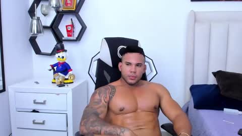 _matthew_santos_ online show from 01/22/25, 02:04