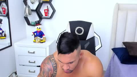 _matthew_santos_ online show from 02/05/25, 03:02