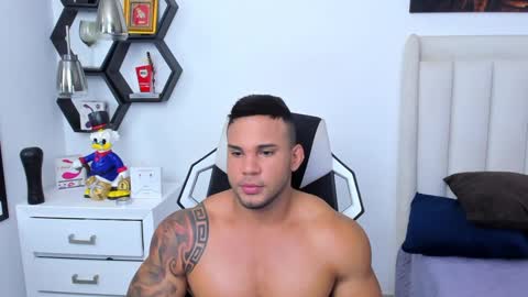 _matthew_santos_ online show from 02/12/25, 08:40