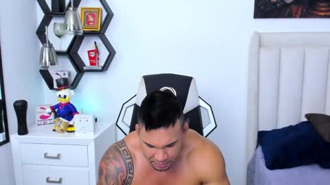 _matthew_santos_ online show from 02/18/25, 02:38