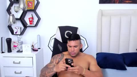 _matthew_santos_ online show from 03/12/25, 04:19