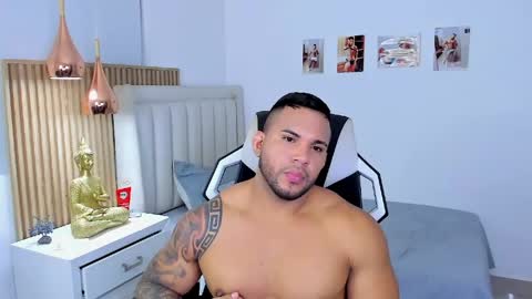 Snapshot of _matthew_santos_ chatting on 05/06/26, 01:47 _matthew_santos_ online show from 05/06/26, 01:47