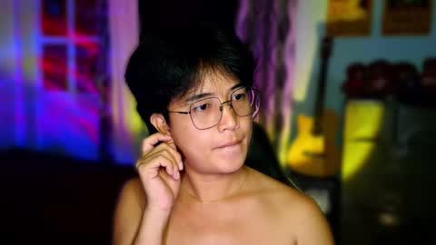 MAX Dont forget to follow online show from 12/21/25, 03:52