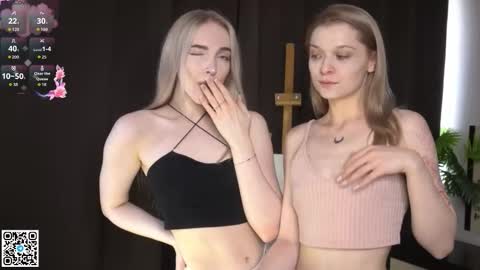 Elva and Kate  online show from 09/21/25, 07:32