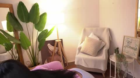 Snapshot of _megaan__ chatting on 11/11/25, 08:09 Megan online show from 11/11/25, 08:09