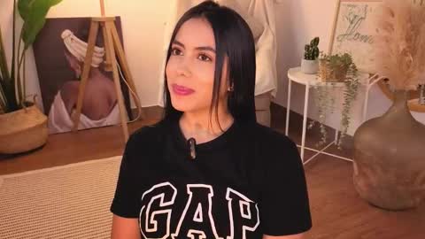 Snapshot of _megaan__ chatting on 11/14/25, 08:29 Megan online show from 11/14/25, 08:29