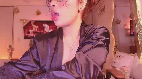 Marce  online show from 11/25/25, 02:06