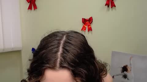 Susie online show from 02/12/25, 07:34