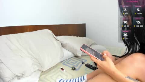 Snapshot of _megganjobs chatting on 02/18/26, 01:12 Juli online show from 02/18/26, 01:12