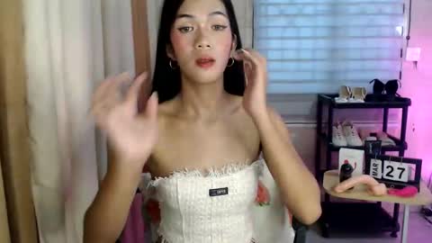 Melly online show from 03/27/26, 08:09