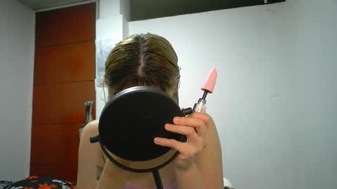 Mia-foster online show from 04/09/26, 12:43