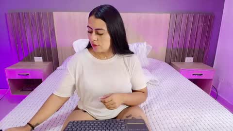 Snapshot of _miamiller_ chatting on 02/13/25, 02:12 _miamiller_ online show from 02/13/25, 02:12