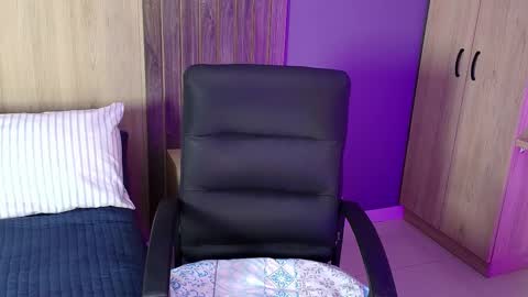 Snapshot of _miamiller_ chatting on 03/03/25, 11:03 _miamiller_ online show from 03/03/25, 11:03