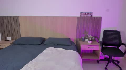 Snapshot of _miamiller_ chatting on 09/25/25, 08:12 _miamiller_ online show from 09/25/25, 08:12