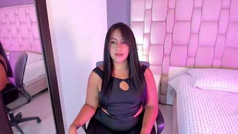 Snapshot of _miamiller_ chatting on 10/08/25, 08:17 _miamiller_ online show from 10/08/25, 08:17