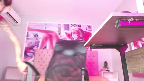 Snapshot of _miia_sweet chatting on 12/13/24, 03:21 Paula online show from 12/13/24, 03:21