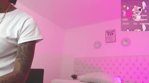 Snapshot of _miia_sweet chatting on 09/09/25, 11:43 Paula online show from 09/09/25, 11:43