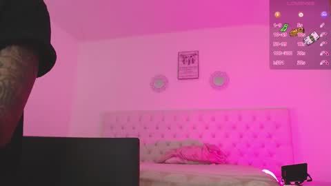 Snapshot of _miia_sweet chatting on 09/29/25, 11:37 Paula online show from 09/29/25, 11:37