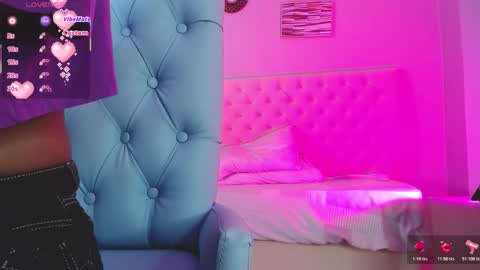 Snapshot of _miia_sweet chatting on 11/20/25, 11:32 Paula online show from 11/20/25, 11:32