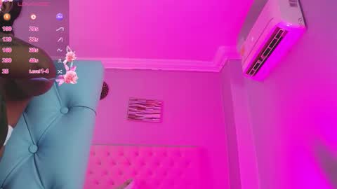 Snapshot of _miia_sweet chatting on 11/27/25, 11:34 Paula online show from 11/27/25, 11:34