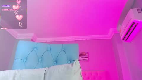 Snapshot of _miia_sweet chatting on 12/01/25, 11:59 Paula online show from 12/01/25, 11:59