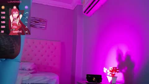 Snapshot of _miia_sweet chatting on 12/16/25, 11:26 Paula online show from 12/16/25, 11:26