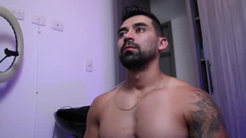 Snapshot of _mikestone chatting on 12/17/25, 09:43 soy mike online show from 12/17/25, 09:43