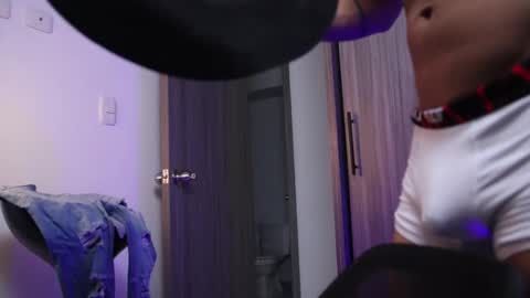 Snapshot of _mikestone chatting on 12/22/25, 08:28 soy mike online show from 12/22/25, 08:28