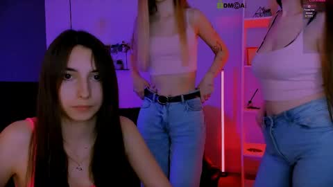 Snapshot of _mila_fire chatting on 05/15/26, 09:05 your Mila online show from 05/15/26, 09:05