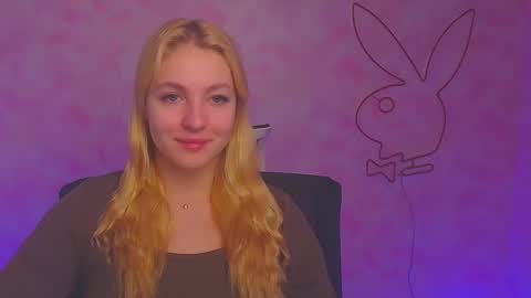 Snapshot of _mila_la_ chatting on 12/15/24, 06:51 Melanie online show from 12/15/24, 06:51