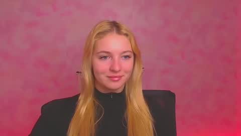 Snapshot of _mila_la_ chatting on 12/26/24, 06:52 Melanie online show from 12/26/24, 06:52