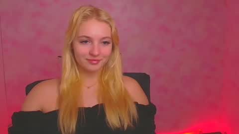 Snapshot of _mila_la_ chatting on 01/02/25, 12:35 Melanie online show from 01/02/25, 12:35