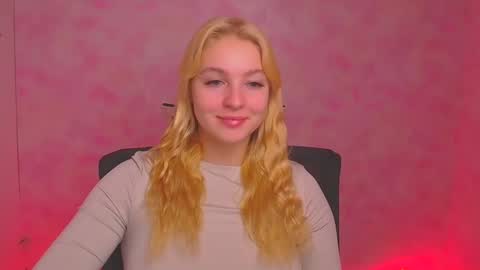 Snapshot of _mila_la_ chatting on 01/03/25, 06:44 Melanie online show from 01/03/25, 06:44