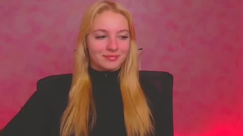 Snapshot of _mila_la_ chatting on 01/06/25, 06:47 Melanie online show from 01/06/25, 06:47