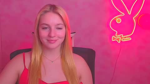 Snapshot of _mila_la_ chatting on 02/17/25, 03:42 Melanie online show from 02/17/25, 03:42