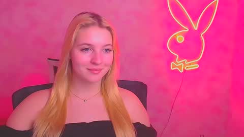 Snapshot of _mila_la_ chatting on 02/23/25, 09:55 Melanie online show from 02/23/25, 09:55