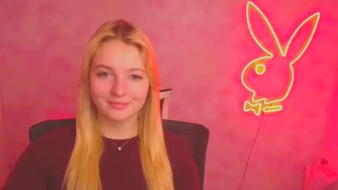 Snapshot of _mila_la_ chatting on 03/01/25, 12:56 Melanie online show from 03/01/25, 12:56