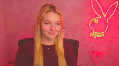 Snapshot of _mila_la_ chatting on 03/01/25, 04:11 Melanie online show from 03/01/25, 04:11