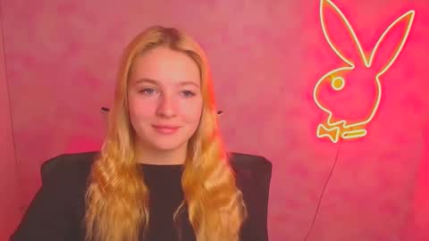 Snapshot of _mila_la_ chatting on 03/02/25, 06:16 Melanie online show from 03/02/25, 06:16