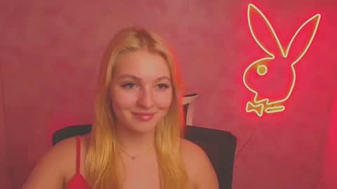 Snapshot of _mila_la_ chatting on 03/09/25, 03:38 Melanie online show from 03/09/25, 03:38