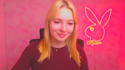 Snapshot of _mila_la_ chatting on 10/16/25, 11:33 Melanie online show from 10/16/25, 11:33