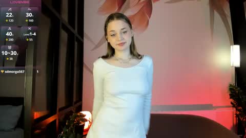 _mila_luna_ online show from 05/14/26, 08:21