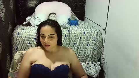 Snapshot of _milf_naughty chatting on 10/11/25, 05:17 _milf_naughty online show from 10/11/25, 05:17