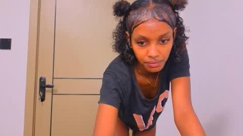 Mimi online show from 04/03/26, 02:31